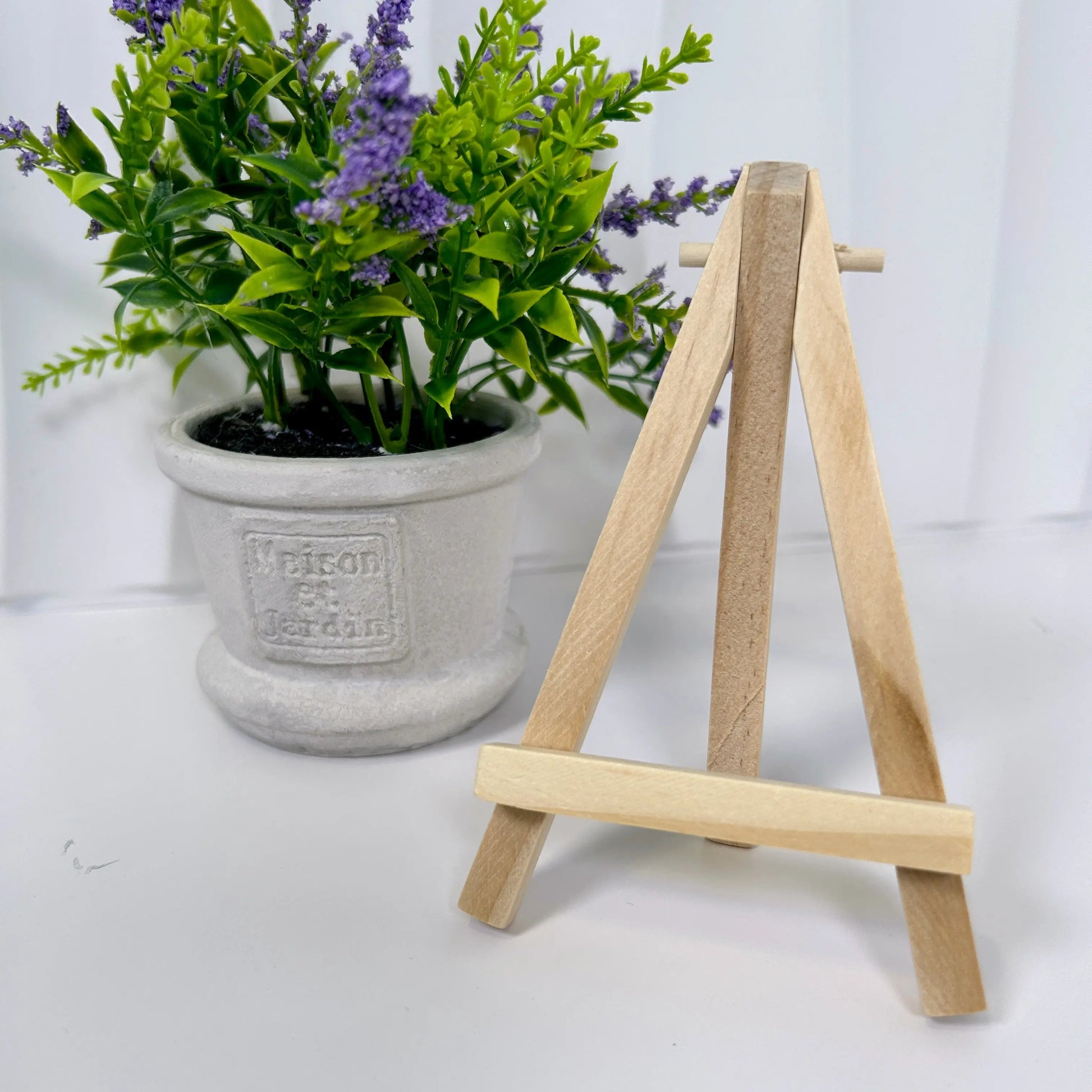 wooden easel timeless crafts front